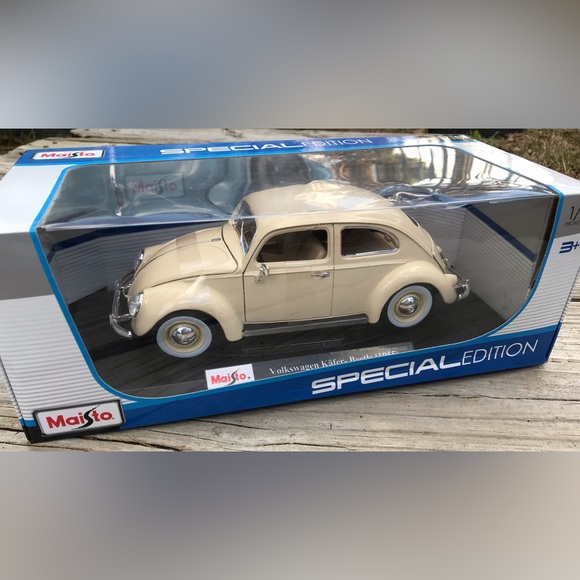 1:18 Scale MAISTO 1955 VW Volkswagen Beetle Bug Car White Off White Special Ed - Picture 3 of 9
